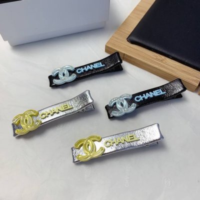 chanel小香 chanel发夹 皮革彩色Logo边夹刘海夹压夹日常精致小单品 气质百搭小仙女必入单品 宝藏款 闭眼入推荐款 一对