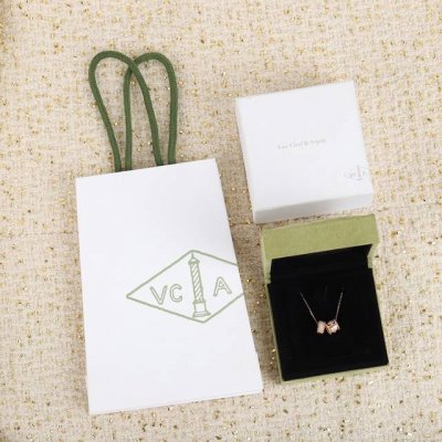 我们出品 万花筒perlee项链 可订制18K真金真钻 量大询客Fu 万花筒项链一句话 要根据Zp做 精工做法 非常非常非常不容易我们出品真正对版Zp的做法 整