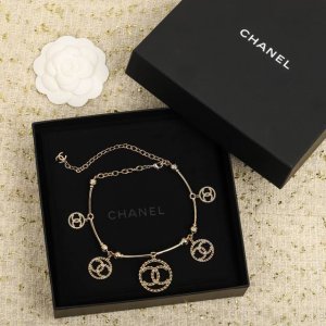 P160 205876 我们出品 Z P15600，量大咨询客Fu Ch Nel ⑤个双C项链 本季度里边最最最美最火系列！很仙很灵动，简直美腻天了无法抗拒抛光