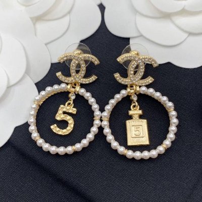 编号Xed0045 Chanel 小香5字母香水瓶双C耳钉 高端品质 专柜同材质 真正黄铜 离子电镀 925银针 独家实拍图做工精致细腻 重工版本 超级仙女唯美