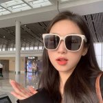 Tr偏光系列 Dior 经典的方框设计 不挑脸型 无论搭配大衣还是连衣裙都非常显气质尼龙偏光镜片预防紫外线 型号 Cd1955