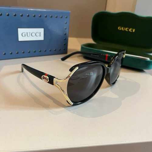 100￥ gucci古奇太阳墨镜，