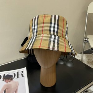 配防尘袋 burberry 巴宝莉 小红书热卖款 原单渔夫帽 专柜热卖款纯棉内里 轻盈透气 完美版型 对格精准无误 原厂品质 独家实物拍摄 男女适用