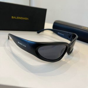 巴黎世家墨镜 balenciaga 奢侈品牌巴黎世家潮款太阳镜特殊渠道货 上脸超有型很漂亮超有型的款式超有质感 男女同款 尺寸:77-23-125