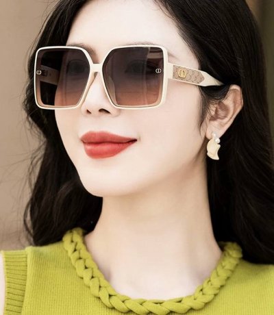 Dior-迪奥 2025开春新款 潮流爆款 时尚方框太阳镜 高品质 佩戴舒适 网红潮款墨镜 型号 D3771