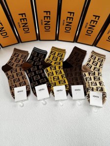 特 配包装 Fendi 芬迪 新款经典中长款堆堆袜袜子！一盒五双， 专柜同步筒款袜子，大牌出街，潮人必备超好搭。