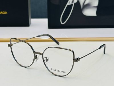 balenciaga巴黎世家 最新 版型很特别的设计 Bb0197O Size: 56口17-145 Xl品质高超
