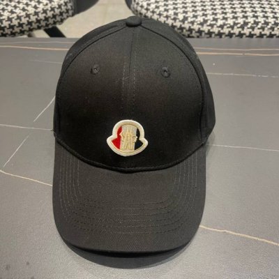 盟可睐 Moncler 蒙口Logo 棒球帽 素颜神器必备款 平时搭配卫衣T恤都很帅 不洗头的日子全靠这顶帽子了~