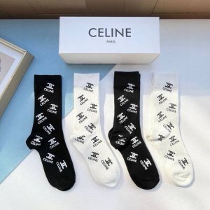 配包装 一盒四双 Celine 赛琳高品质超级爆款网红袜子Ce家官网同步涂鸦字母中筒袜，Ins明星网红推荐火爆至极纯棉材质，轻薄柔软透气，四季通用，欧美大牌街头