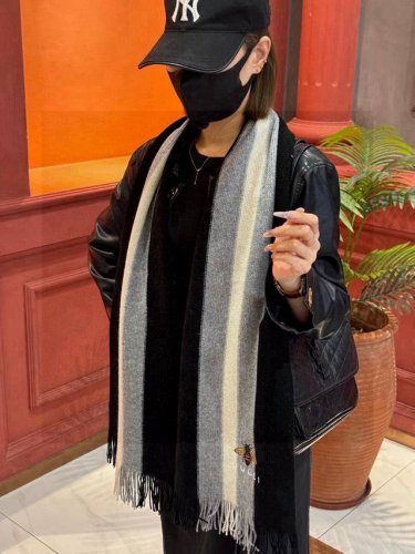 p170 男女同款，百分百纯羊绒 Gucci 高端羊绒针织围巾！】可正式，可随意，非常Classical的设计。这款织法比较难，又很费纱线，工艺难度非常大！！！