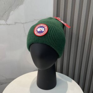 上新 加拿大鹅。Canada Goose 官网最新羊毛针织帽，官网原单复刻.非常柔软亲肤，弹性很好！有质感又非常百搭的款式~保暖的毛线帽，均码有弹性~男女通用，
