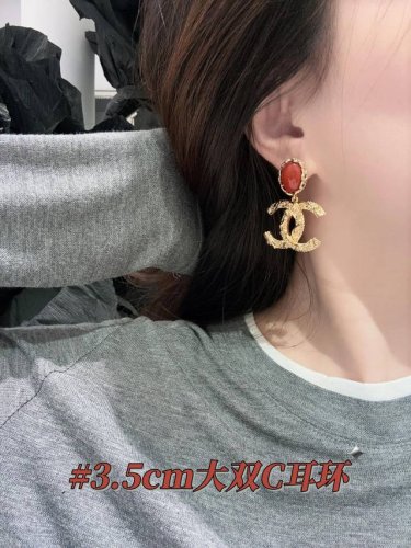 我们出品 Zp8190,量大咨询客Fu 香奈儿双C耳钉 最爱的Vintage遇到绝对不能错过！五金配件细节做工完美得无懈可击，实物更精美！ 非常推荐，Ch Ne