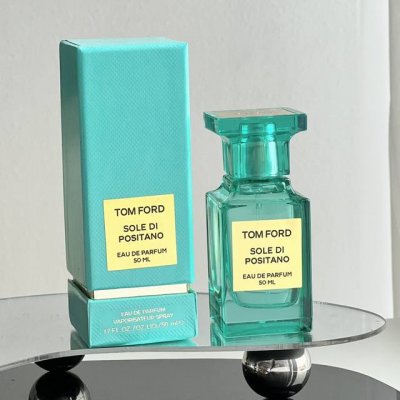 专柜品质 款4意大利的盛夏 Tomford绝密阳光 香调：柑橘香调 前调：佛手柑、苦橙叶、柠檬、柑橘 中调：橙花、橙花油、紫苏、依兰、铃木 基调：橡木苔 蓝绿色