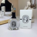 专柜品质 图片已满，现货味道认文字 蒂普提克香水白标100Ml！味道：经典版无花果，檀道，清晨百合，水中影，杜桑，玫瑰之水，感官之水，东京柑橘，60周年限量版夏