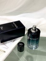 专柜品质 Dior Sauvage Edt迪奥旷野男士淡香水 渣男香当之无愧了，快给老公买起来！超爱了 ì _ í 本真狂野，尊贵而又优雅，行走的荷尔蒙啊～～