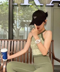 pr Da 普拉达牛仔布倒三角棒球帽 秀场同款 面料柔软舒适 百搭休闲款 闭眼