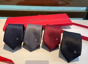 特 配包装 菲拉格慕男士新款领带系列 让男士可以充分展示自己个性 100%顶级斜纹真丝手工定制