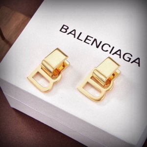 原单货新品 巴黎世家 Balenciaga 新款金色耳钉耳环专柜一致黄铜材质电镀18K金 火爆款出货 设计独特 前卫 美女必备