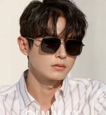 Gucci 男款炫彩飞行员偏光太阳镜 材质：高清尼龙加厚卡槽高清偏光镜片 无边框镜架颜型号：G0702
