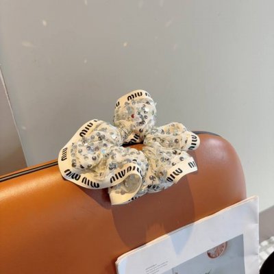 配包装 Miumiu 缪缪 网红新款发圈，精致珠片肠圈皮筋，佩戴舒适无压力，造型搭配必备！非常时尚百搭！女神必备单品