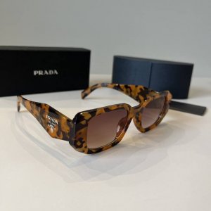 prada 太阳镜 普拉达销量冠军款 Spr17Wf 今年最火爆的款式