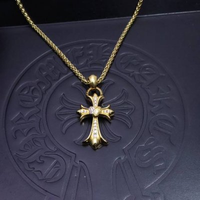 爆款推荐］ 克罗心黄金色项链，帅爆了最新款克罗心项链 造型不同的花纹设计风格 呈现出与众不同 十字架 童军花是克罗心的标志所以更经久不衰 正品打版Chrome