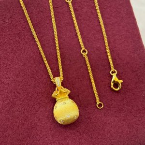 200 A5291 纯银版 古法黄金做法 周生生 立体 钱袋子 镶钻 磨砂项链 仿真24K黄金 质感十足 招财开运 非常适合日常佩戴 电镀厚金 纯银项链