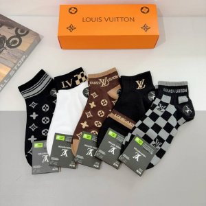 配包装 一盒5双 Lv 路易威登 超火男款袜子 纯棉面料，经典字母Logo船袜，个性时尚百搭款，！你值得拥有哦 超柔软材质，舒适透气，时尚百搭款