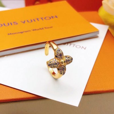编号Ljz0015 Lv*最新款花朵戒指 一致Zp黄铜材质