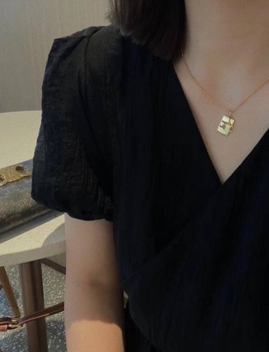 Celine 新款项链 与众不同的设计 个性十足 颠覆你对传统项链的印象 使其魅力爆灯