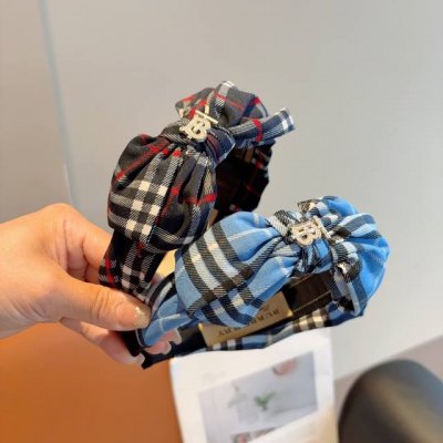 配包装 巴宝莉Burberry 新款蝴蝶结发箍，客供面料 细节全部实拍！非常耐看又百搭、适合各种场合搭配！
