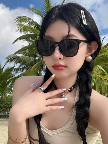 Gucci古奇 新款连体驶驾镜墨镜出行必众备多明星同款 太阳镜 男女太士阳镜飞行 型号：G8356