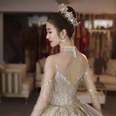 我们出品 量大咨询客Fu ！ Miumiu蝴蝶结耳夹 一定要入上耳方知它的美温柔又恰到好处的小可爱，女人又拿捏得刚好的俏皮，合适日常出行，这大概是每个女人都想拥