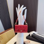 90香奈儿Chanel 金球Mini斜挎包包 零钱包搭配金球链条挂绳可拆卸可放耳机 纸巾 口红 钥匙 等小物件 尺寸11*7.5*2Cm