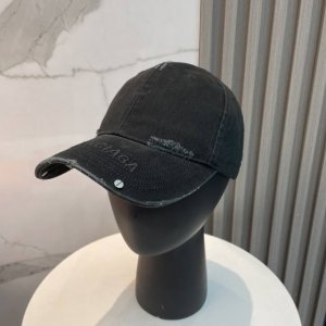 balenciaga巴黎世家新款Logo棒球帽 很酷的色系 男女佩戴都有不同Style 第一批抢先出货 巴黎粉必入款