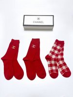 配包装 一盒3双 Chanel 香奈儿 经典双C 字母 Logo 纯棉中筒袜 小腿袜 年袜 超级软糯亲肤！保暖又时尚！ Ins爆款！专柜在售Ing 好看到爆炸