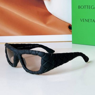 Bottega Venet* model Bv1303S size 56口19-130
