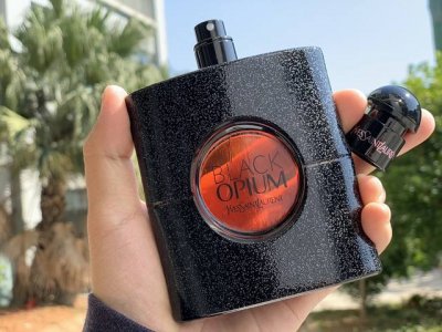 专柜品质 圣罗兰Ysl 反转巴黎香水Edp 淡香精 浪漫失魂恋爱果香 90Ml 要说起 斩男香 各大榜单一定不会漏掉Ysl的反转巴黎 说它是 失魂果 行走的春药