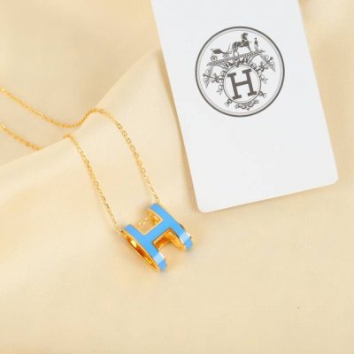 金色 香槟金色 银色 我们出品 大号，Zp3900 ，独家发售，代购版本 Herme*爱马仕珐琅弧形H项链，专柜在售3千现货2017版的把原来的钢铁丝项圈换成了