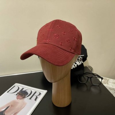 路易威登棒球帽Louisvuitton新款Lv棒球帽，重工打造完美刺绣，高端大气，百搭款男女通用！