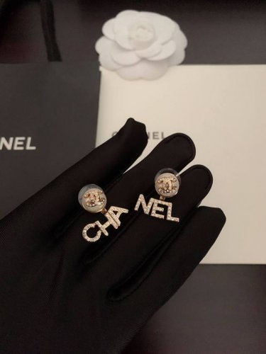 Ch*Nel 新款字母耳环 一致Zp黄铜材质