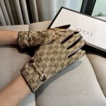P200 新款独家首发触屏手套 Gucci古奇新款高档羊皮手套女神集美们首选 不可错过百分百选用进口羊皮 皮质细腻柔软 认准进口羊皮特有手感羊绒内里保暖更佳 顶
