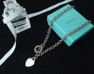 蒂芙尼Tiffany & Co 蒂芙尼粗链前扣心桃项链 316钢镀18K金工艺打造永恒经典之作 时尚中性款人手必备必入款 项链