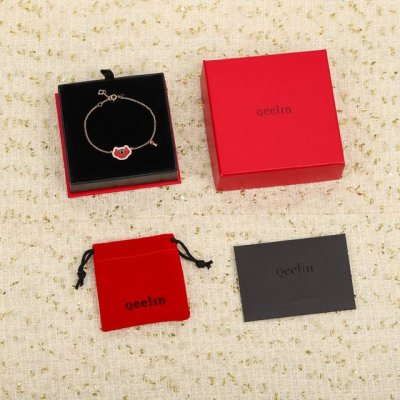 205236 我们出品 七夕小红锁手链，Zp20 500，可订做真金真钻版，同样只做对版Zp真金货，秒杀市面各种不对版的Low金货量大咨询客Fu 全新设计延续Y
