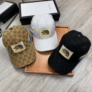 G家。G&北面 联名款 超A品质 最新款！时尚潮流，高端做工！每一个帽子都是用心之作！牛津材质！头层牛皮！配盒子、防尘袋、卡片！非一般的品质，细节也很重要。真皮