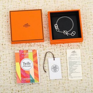 206107 我们出品 猪鼻子手链，Zp为纯银材质，量大咨询客Fu 这段故事始于1938年，当时，爱马仕家族成员罗贝尔 杜马 Robert Dumas 想到借鉴