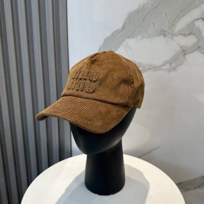 Miumiu缪缪限定新款灯芯绒棒球帽 灯芯绒纹理鸭舌帽 非常耐看的一款棒球帽~男女同款 日常出门 自带氛围感 偶尔换换感觉真的太棒了
