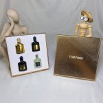 专柜品质 tom Ford汤姆福特Q版四件套香水Q香4Ml无喷头 富婆香 味道分别为 午夜兰花 灰色香根草 金色年华 紫色魅夜