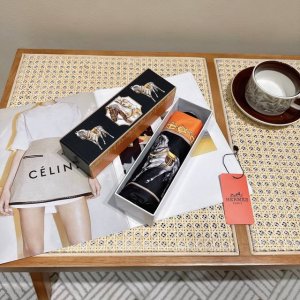 Hermes 爱马仕 新款五折手开晴雨伞 新涂层技术深色伞面 拥有令人惊喜的遮光效果 3色