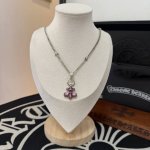 专柜品质 Chrome Hearts克罗心十字架项链 ，桃心十字架吊坠，凹凸造型不同的花纹设计风格 呈现出与众不同 十字架 童军花是克罗心的志 所以更经久不衰